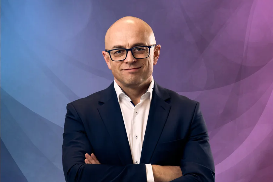 dr Piotr Wiśniewski